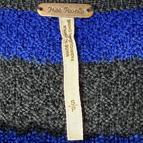 Free People Sweater Womens Sz S Blue/Black Stripe Oversized Poncho Wool Blend - Picture 7 of 8